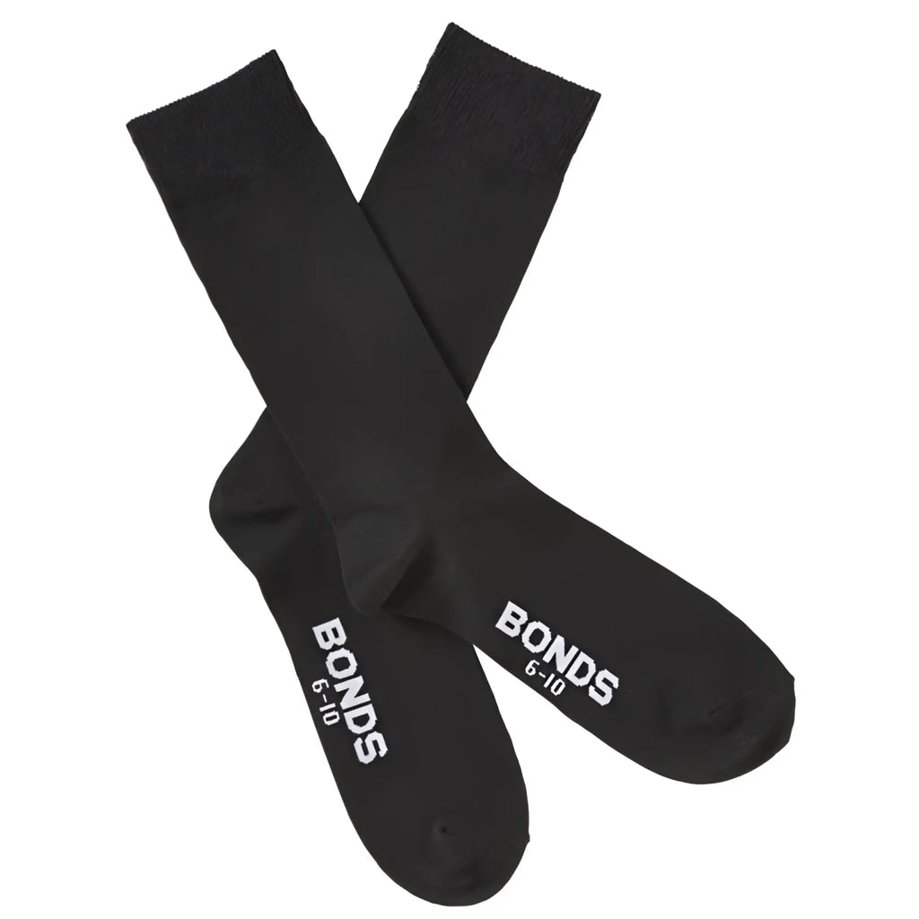 Back view of bonds everyday oxford crew socks black cotton with white bonds 6-10 branding on the heel