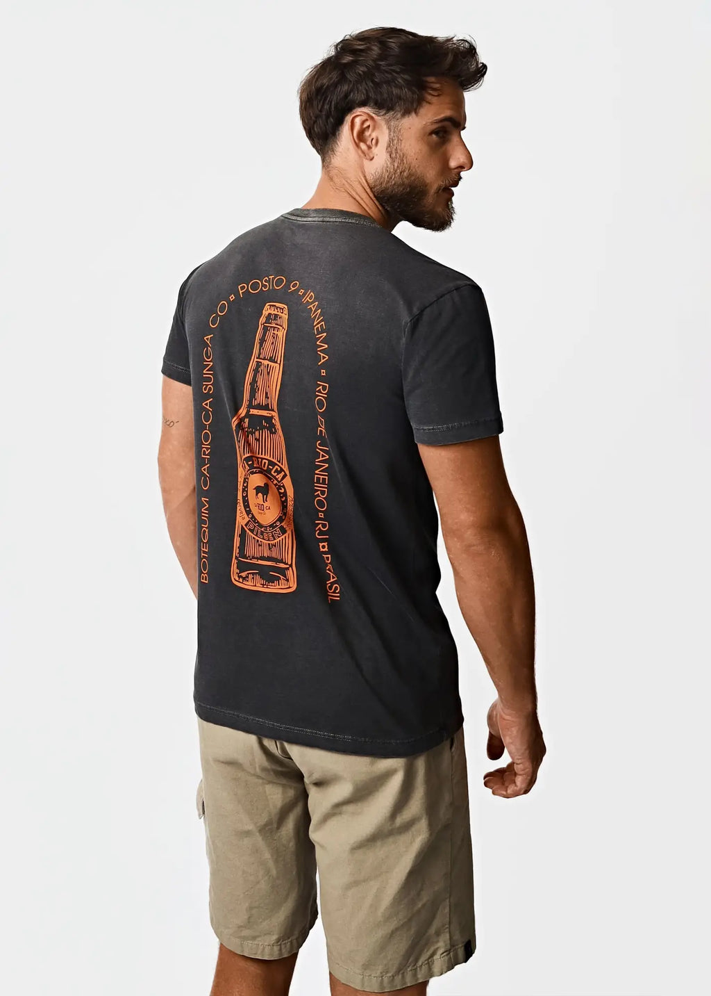 Black cotton men’s t-shirt featuring an orange beer bottle graphic with text in the botequim tee design