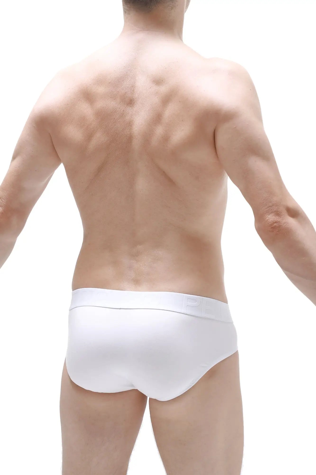 White briefs with a smooth form-fitting design made from dome modal fabric for comfortable everyday wear