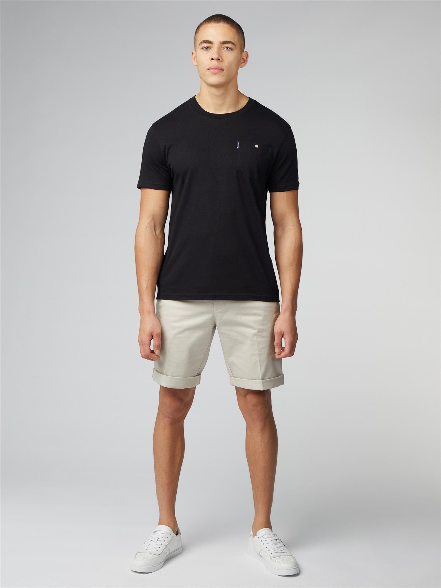 SIGNATURE T-SHIRT WITH CHEST POCKET