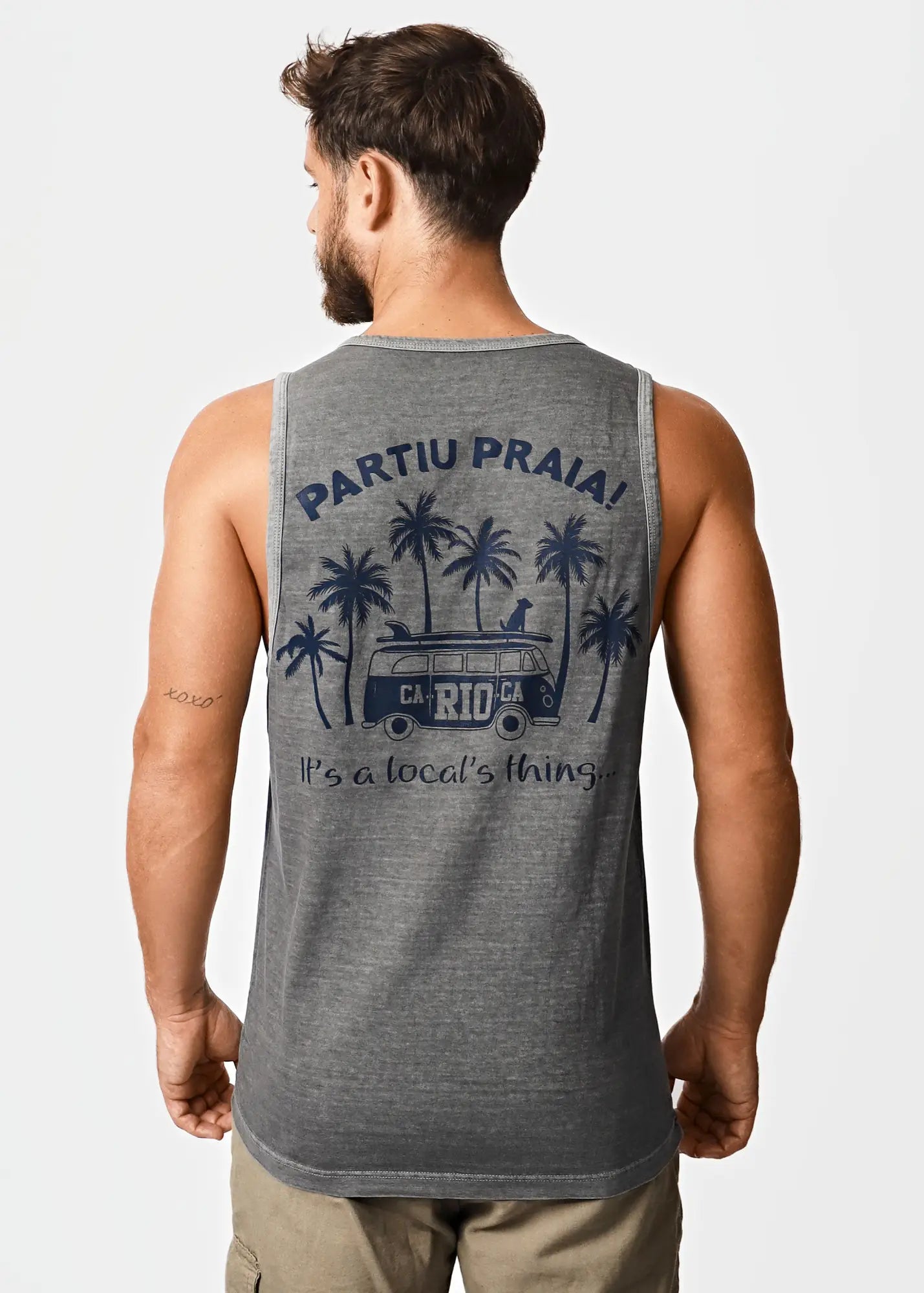 Gray heathered mens tank top with navy blue graphic of a van and palm trees ca-rio-ca kombi design