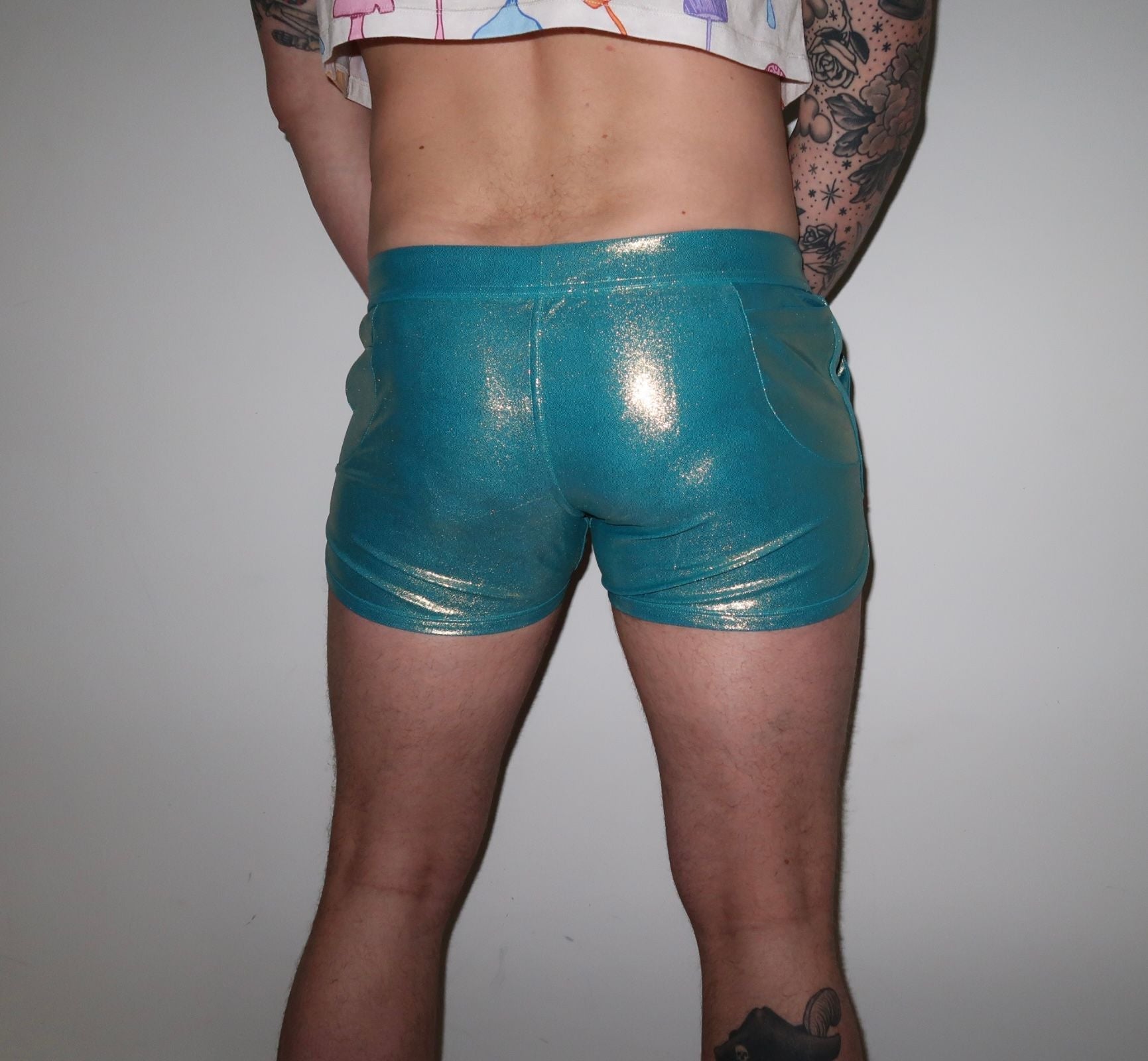 Glitzernde Badeshorts