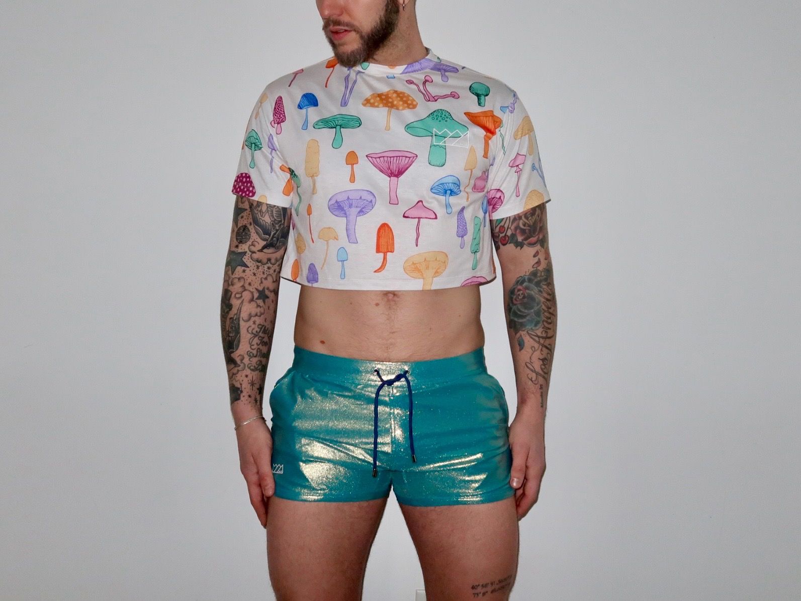 Glitzernde Badeshorts