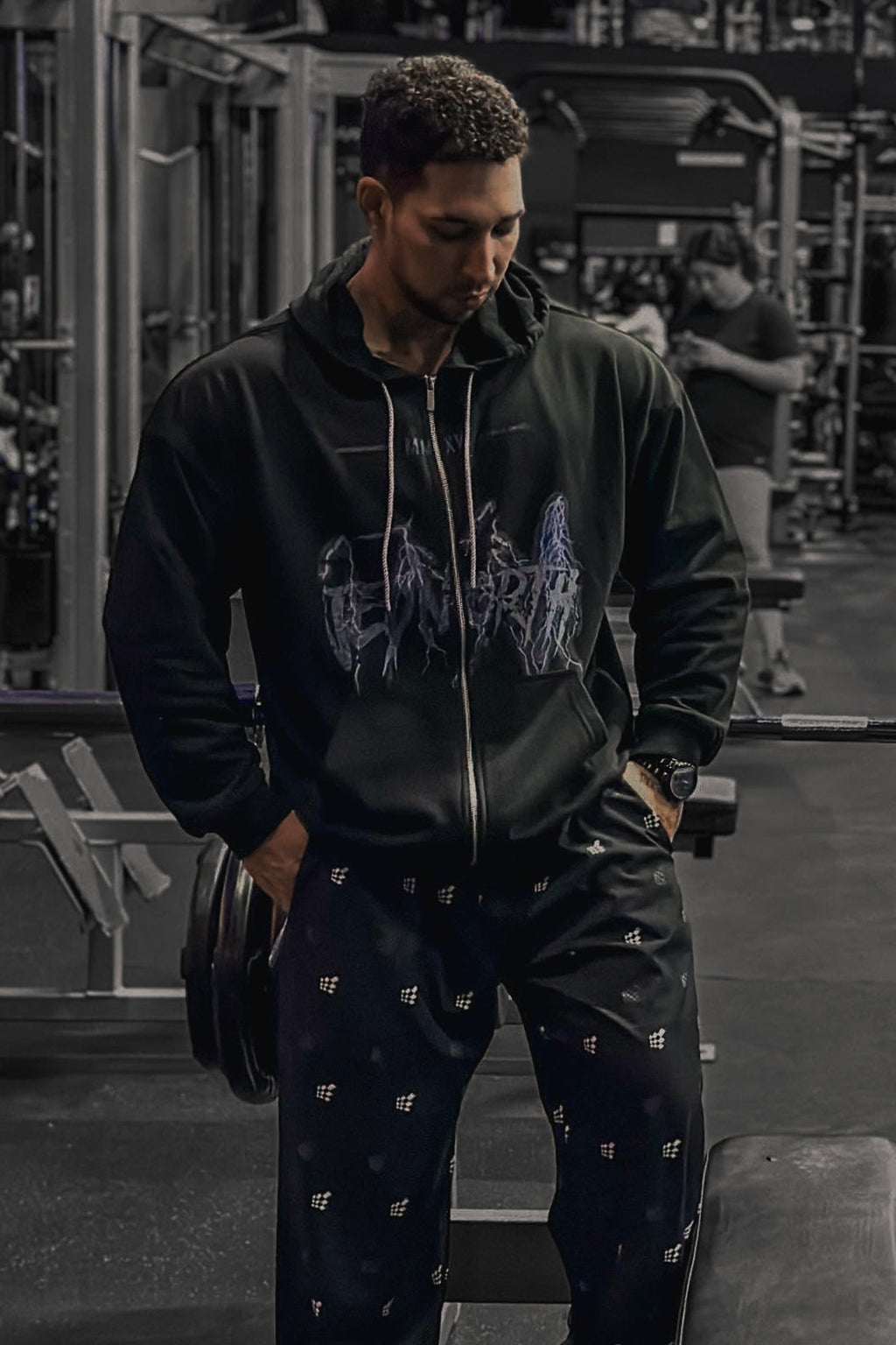 Limitierte Auflage: Kapuzenpullover mit Reißverschluss – Blitzschwarz