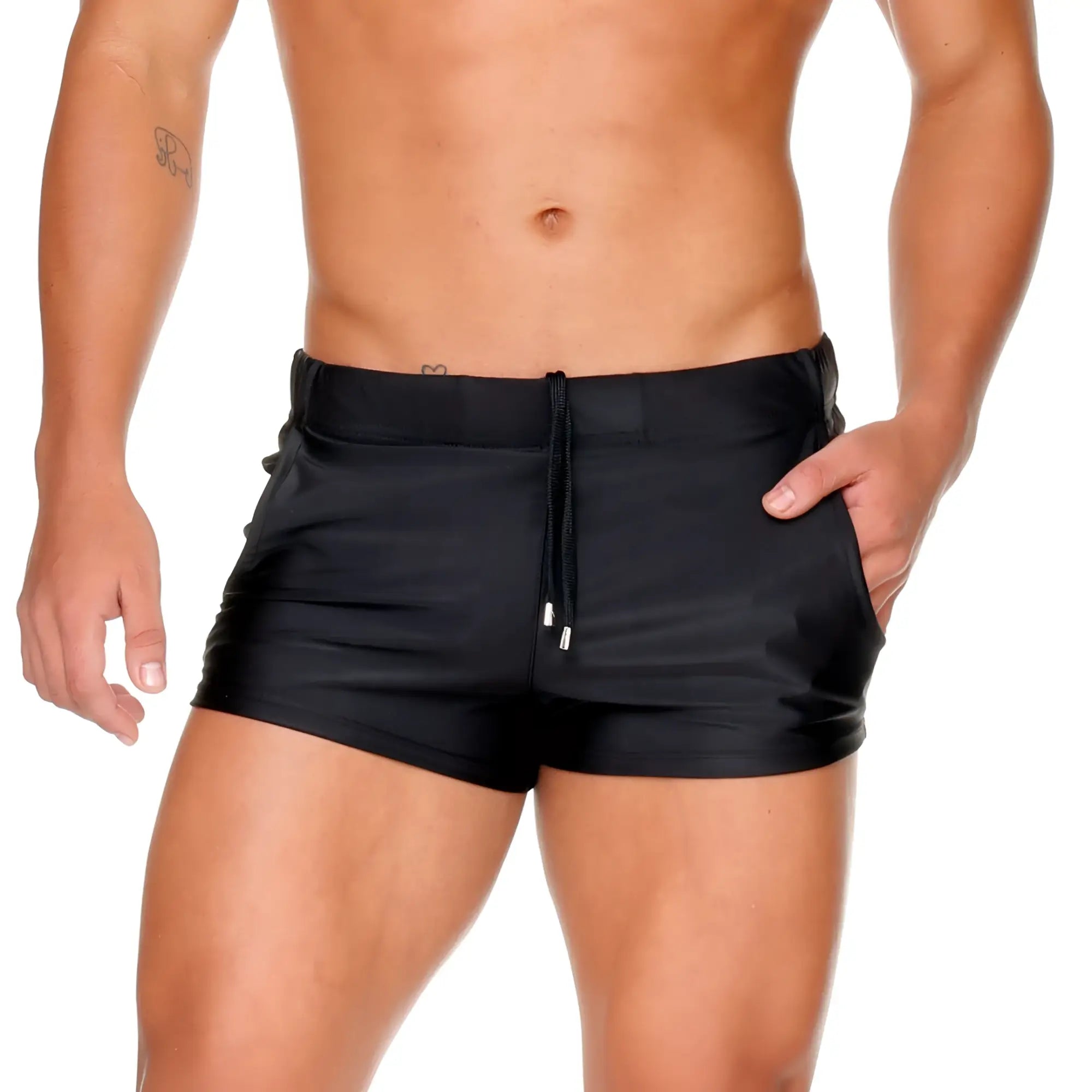 Black swim trunks with drawstring waistband and side pockets from Gigo Forever black beachwear