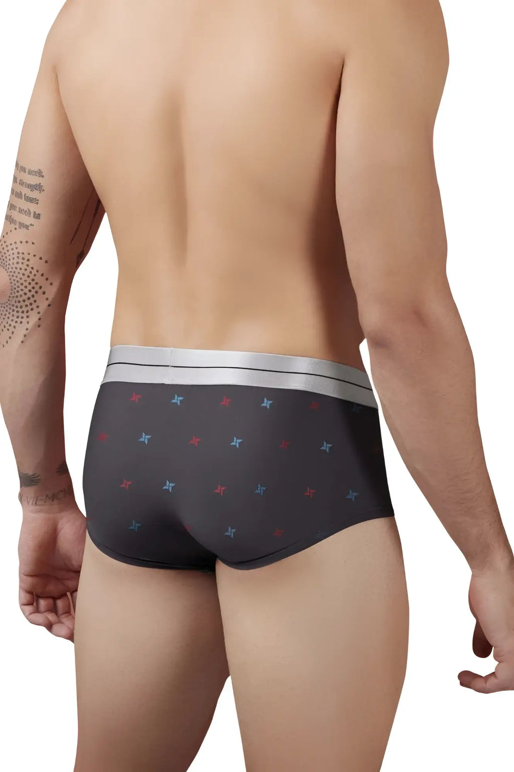 Black men’s briefs with red and blue star pattern and silver waistband in gray printed microfiber hawai 42530