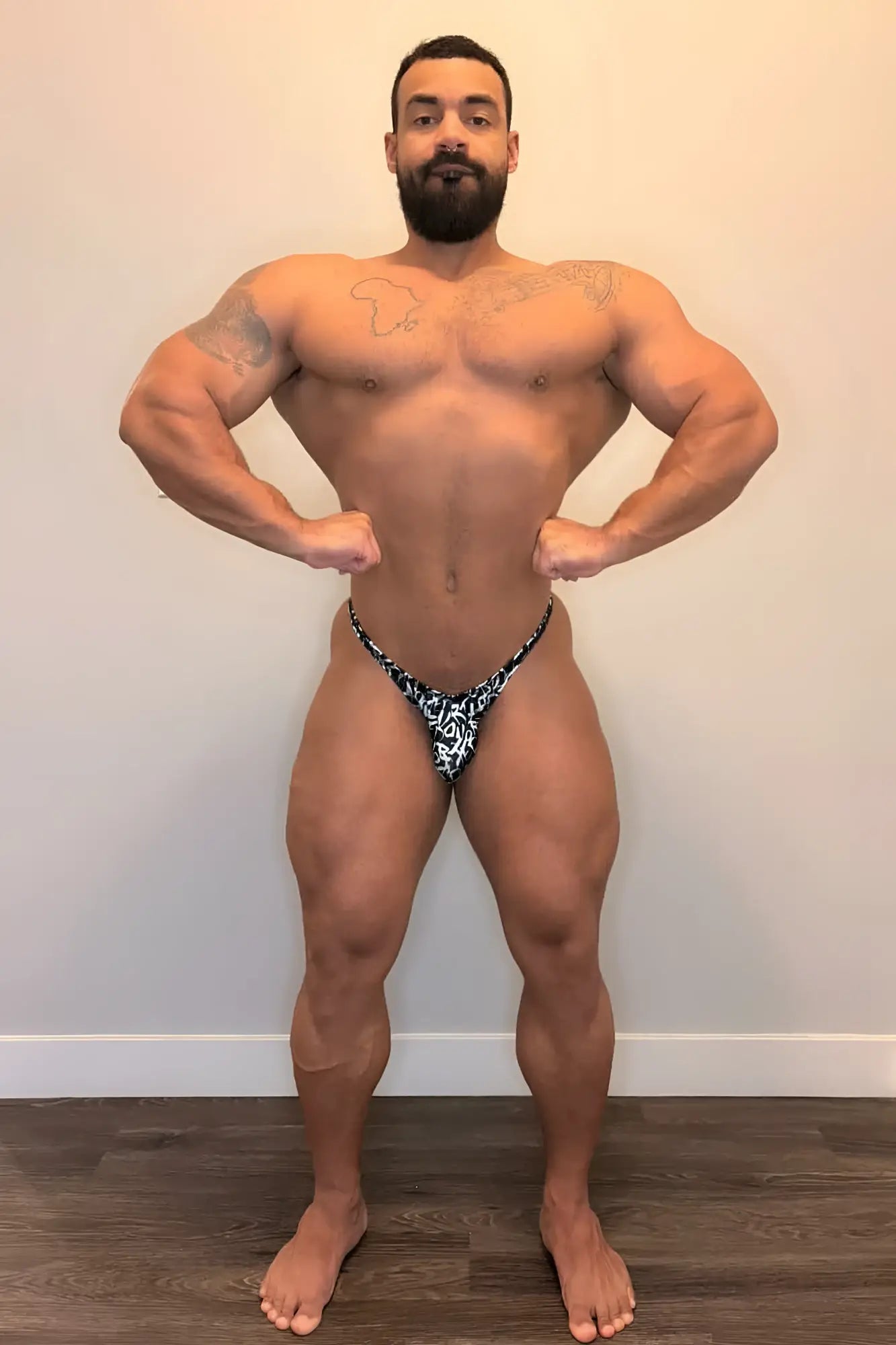 Men’s bodybuilding posing trunks chaotic with black and white intricate patterned briefs for competition use