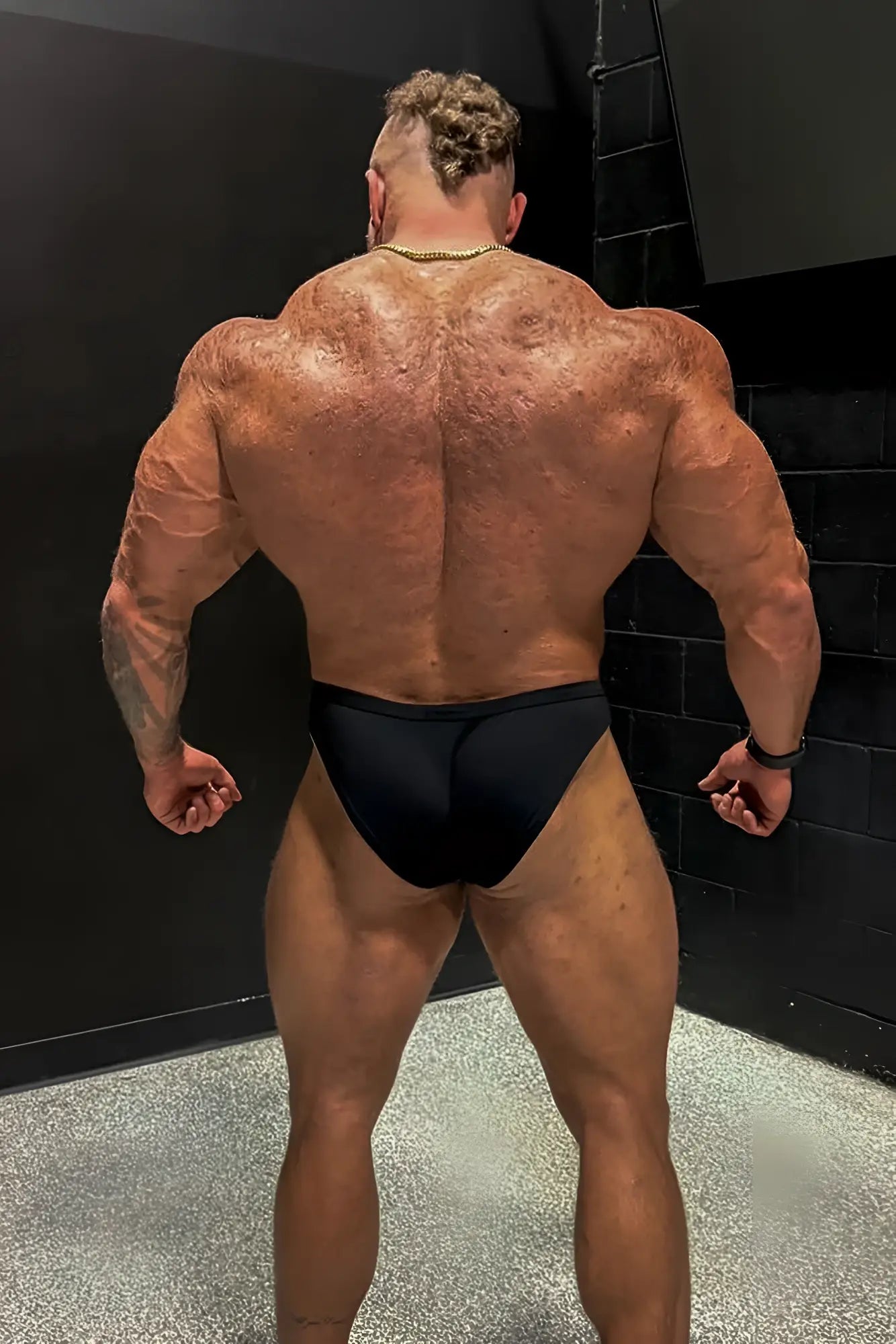 Men’s classic physique trunks 2 inch seam black briefs with snug fit and smooth fabric for comfortable wear