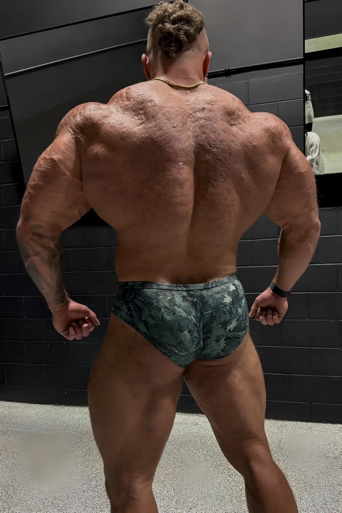Men’s classic physique trunks 2 inch seam camouflage-patterned athletic briefs designed for performance and comfort