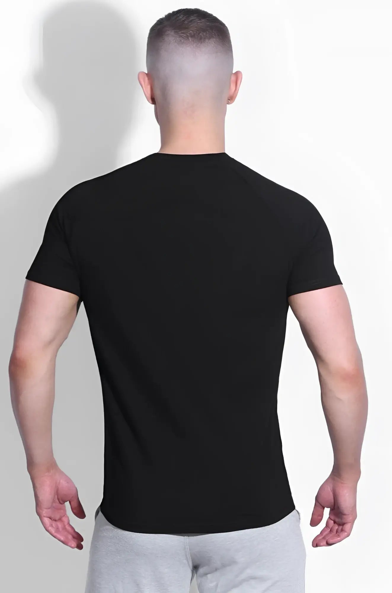 Black short-sleeved crew neck Jed North Titan 2.0 muscle-fit t-shirt made of breathable fabric for gym use
