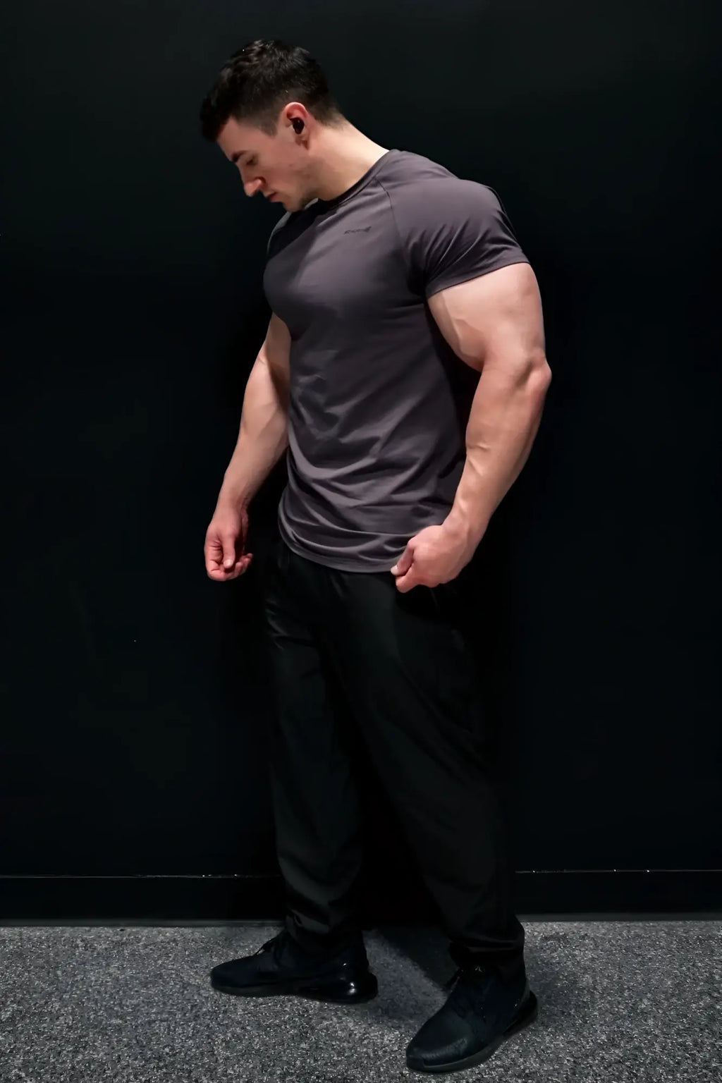 Jed North Titan 2.0 muscle-fit t-shirt in taupe with short sleeves, ribbed texture, and small left chest logo