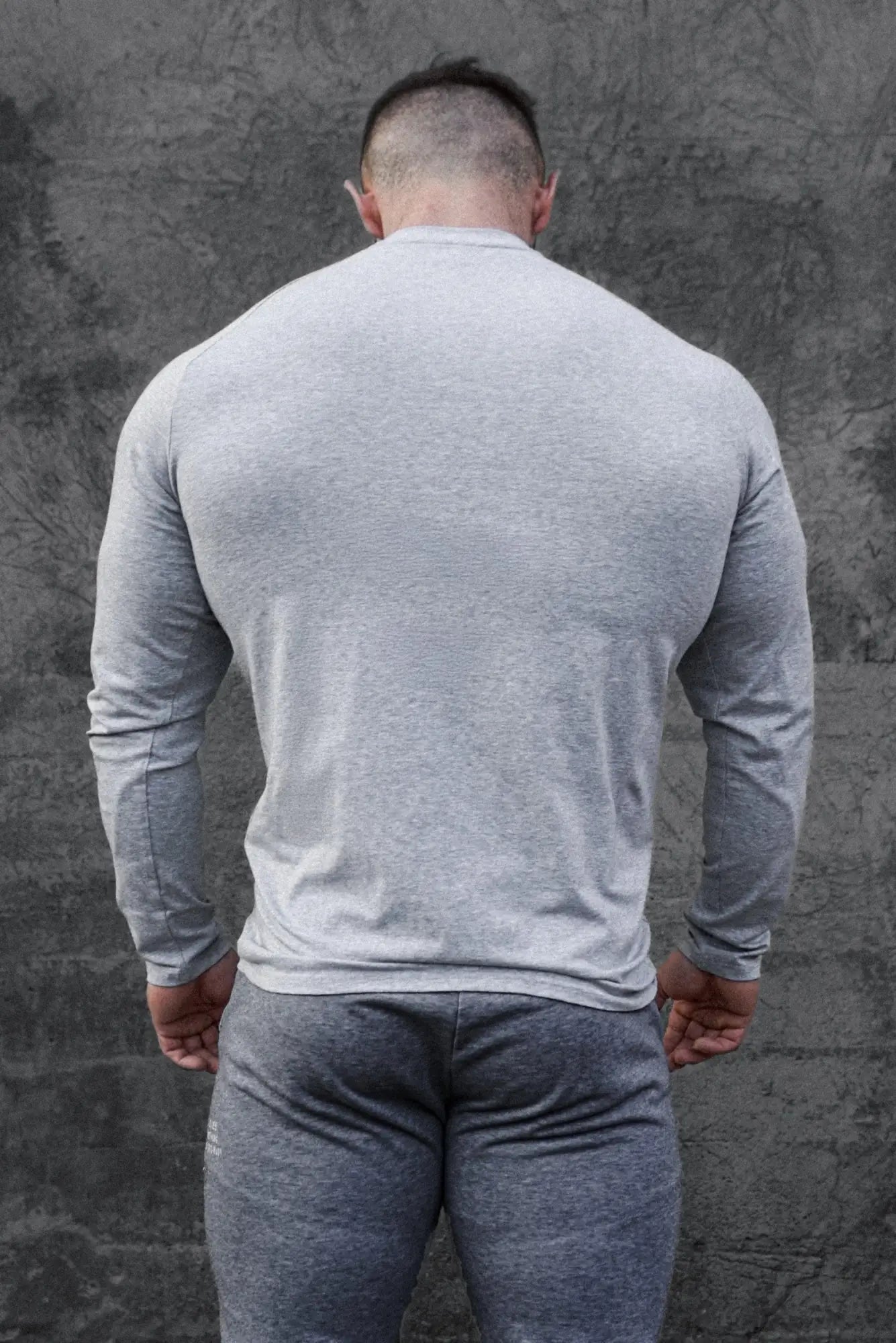 Gray heathered jed north titan muscle-fit long sleeve athletic shirt platinum color perfect for workouts