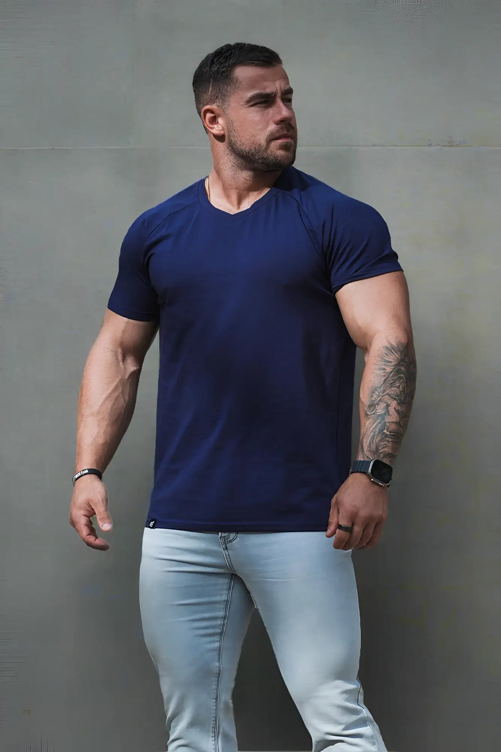 Navy blue short-sleeved crew neck muscle-fit t-shirt made from soft breathable fabric for casual wear