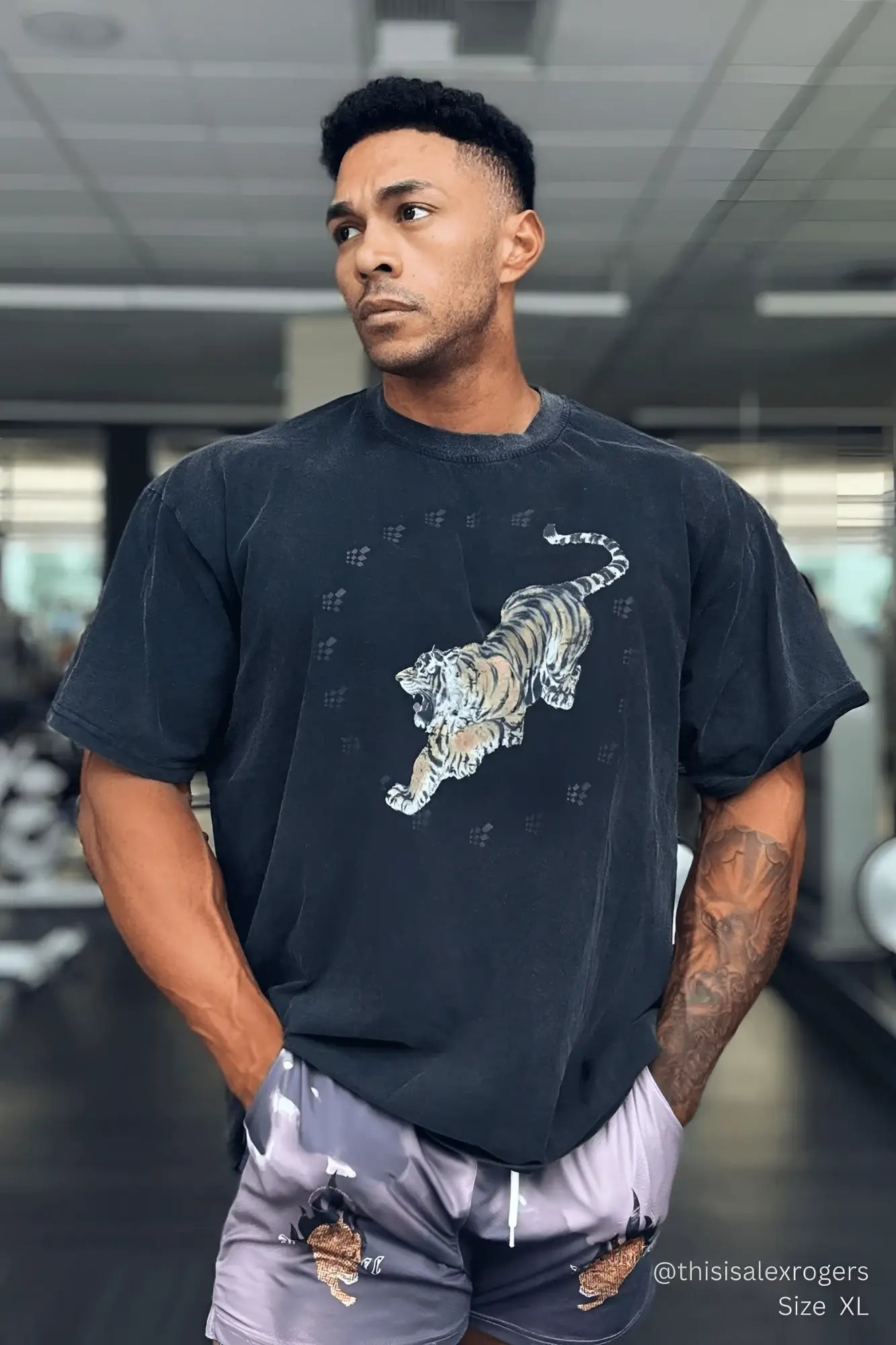 Jed North vintage oversized t-shirt tiger logo 2.0 in black with faded distressed tiger print and relaxed fit