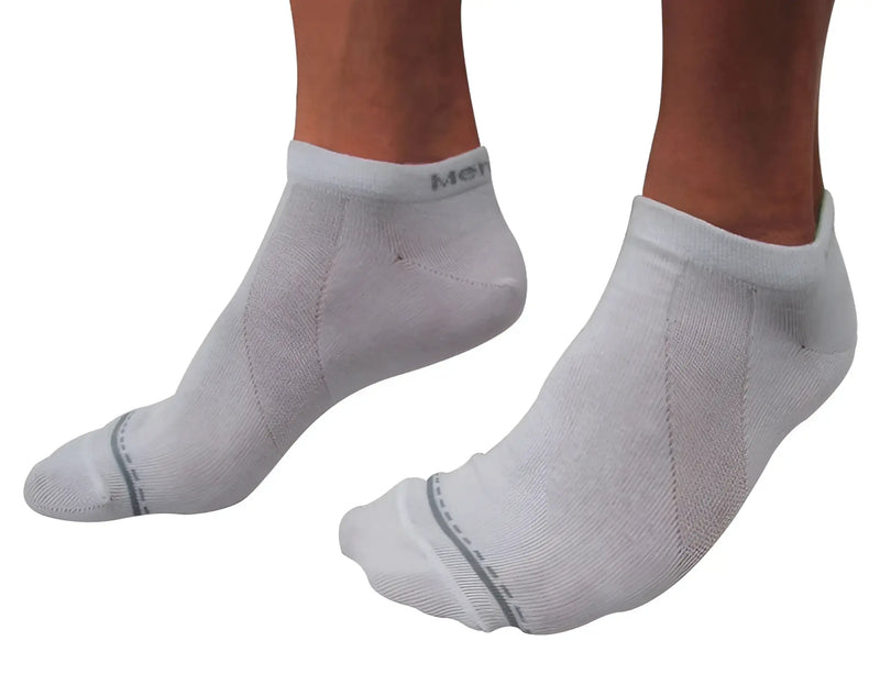 Mensuas invisible basic socks white 090002 size 10-12 light gray ankle socks with darker gray stitching in soft knit fabric