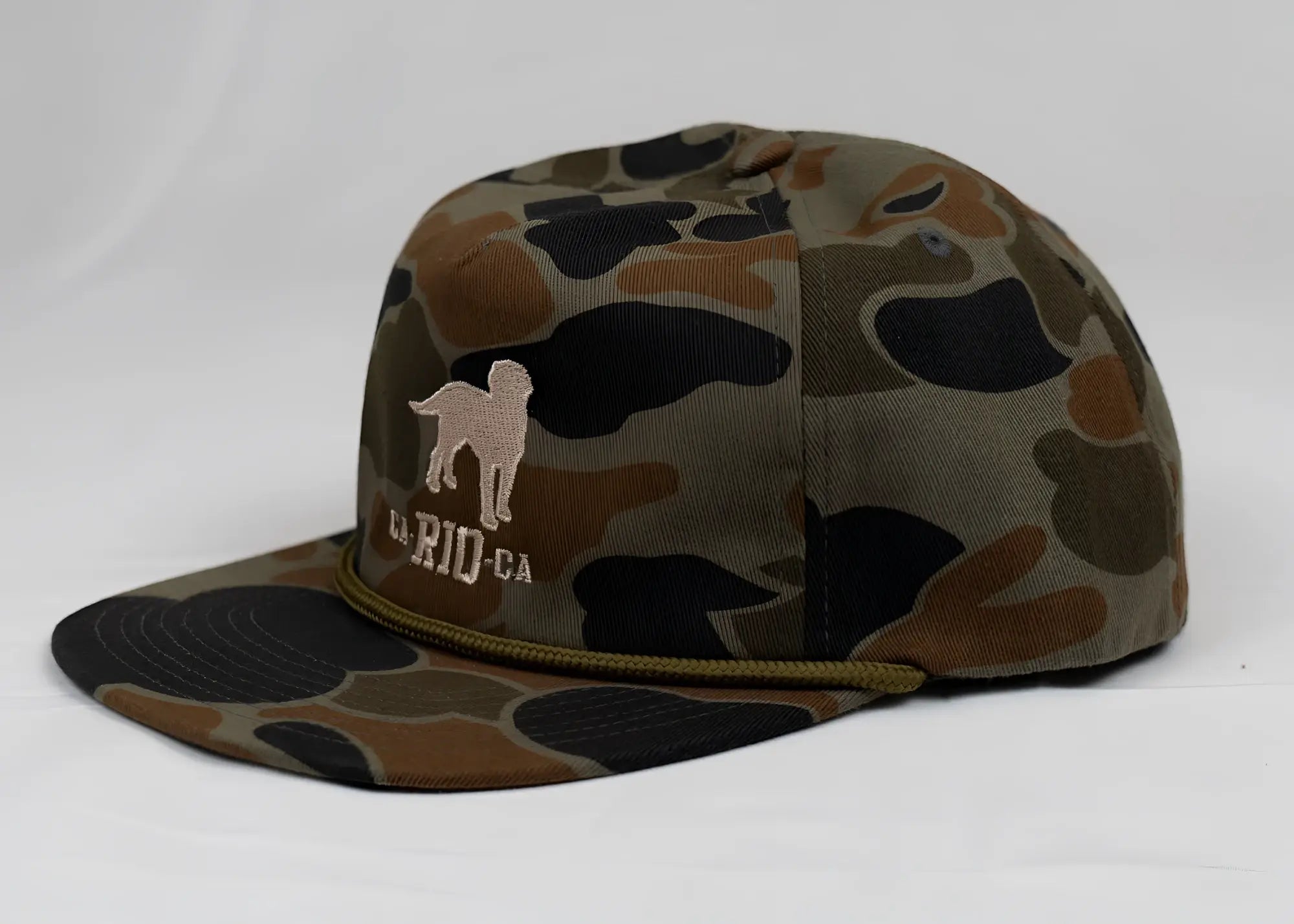Old school camo unstructured rope hat camouflage snapback cap with beige embroidered dog silhouette and la rid-ca text