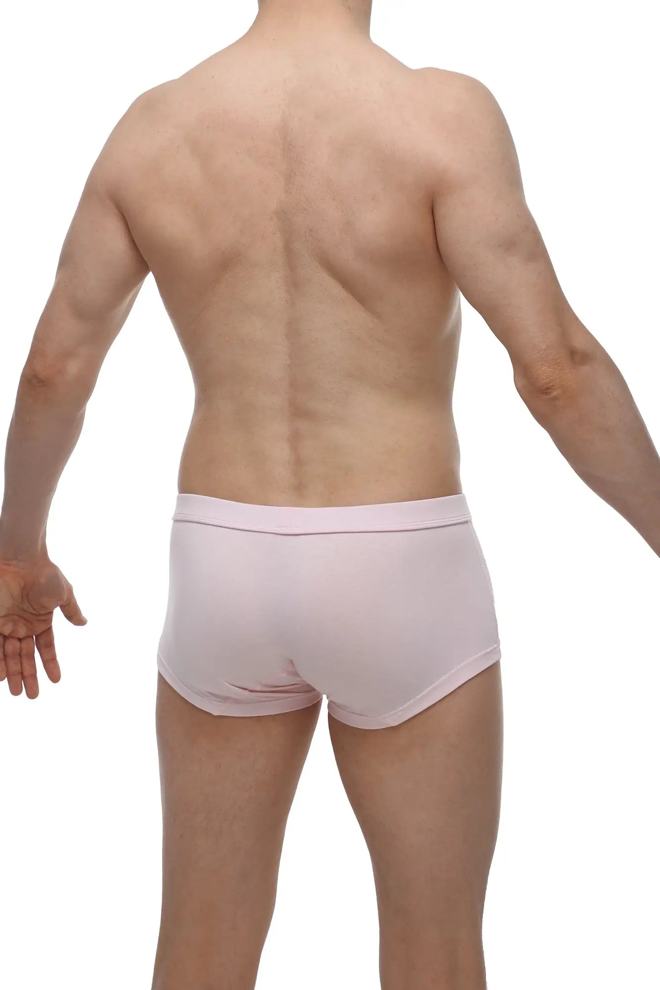 A pair of light pink form-fitting men’s bamboo briefs with smooth fabric and elastic waistband boxer colline bamboo pink