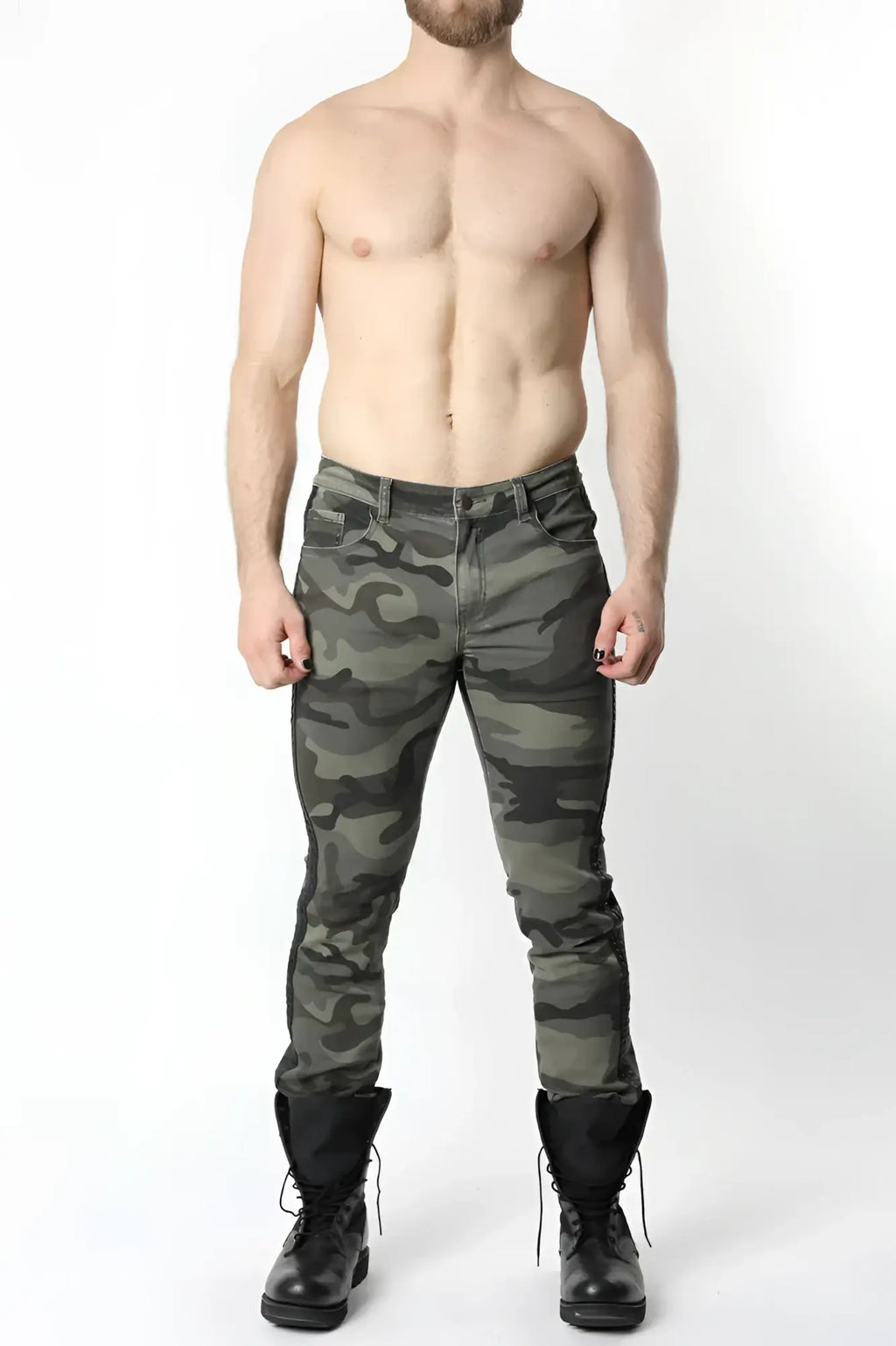 Men’s slim-fit saddle denim camouflage pants in dark green and black pattern made from denim material