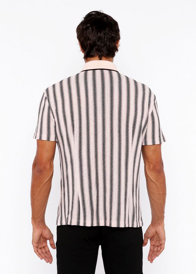 STRICKSHIRT MIT VERTIKALEN STREIFEN UND STRECKENSCHNITTEN UND RIPPENKRAGEN