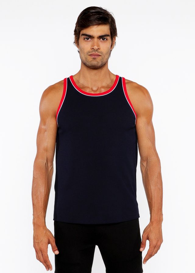 Rippenstretch-Ringer-Tank mit Rohrleitungsdetails