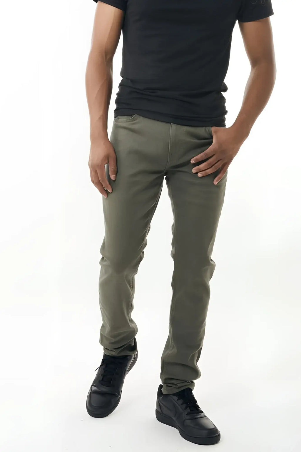 Olive green slim-fit stretch twill pant made of stretchy material for comfortable wear