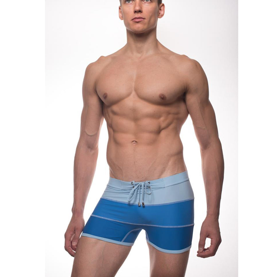 Lux Brads blauer Koffer