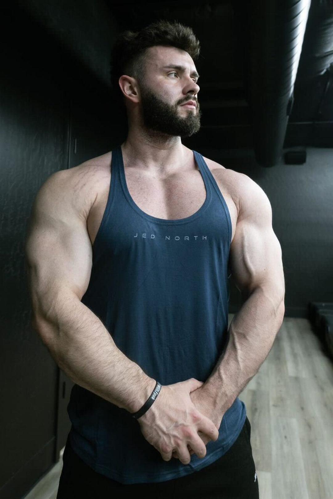 Jed North Klassischer Bodybuilding-Racerback-Stringer – Marineblau