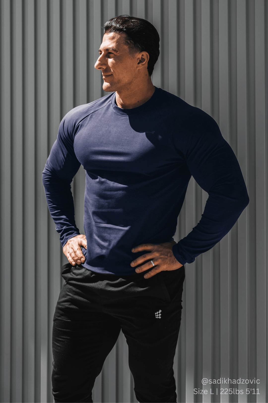 Jed North Titan Muscle-Fit Langarm-T-Shirt - Marineblau