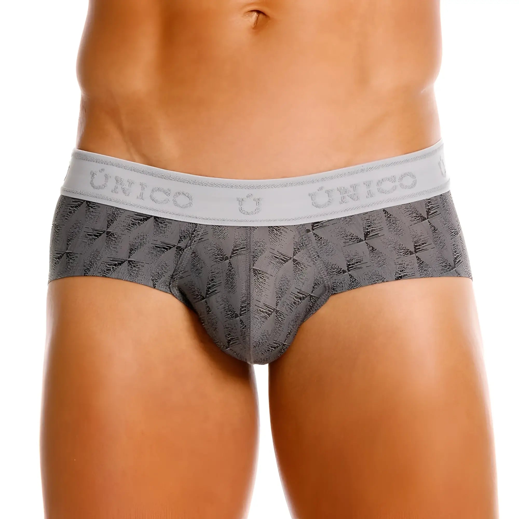 Gray patterned men’s briefs with light gray único waistband designed for comfort in casual wear