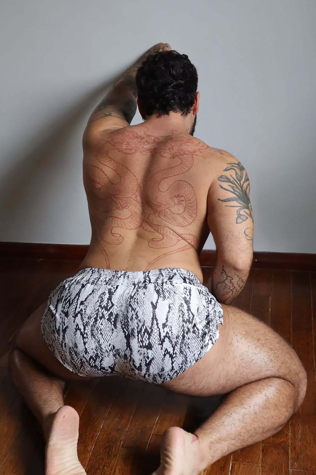 Shorts deportivos Stretch-It de 2" - Estampado de serpiente