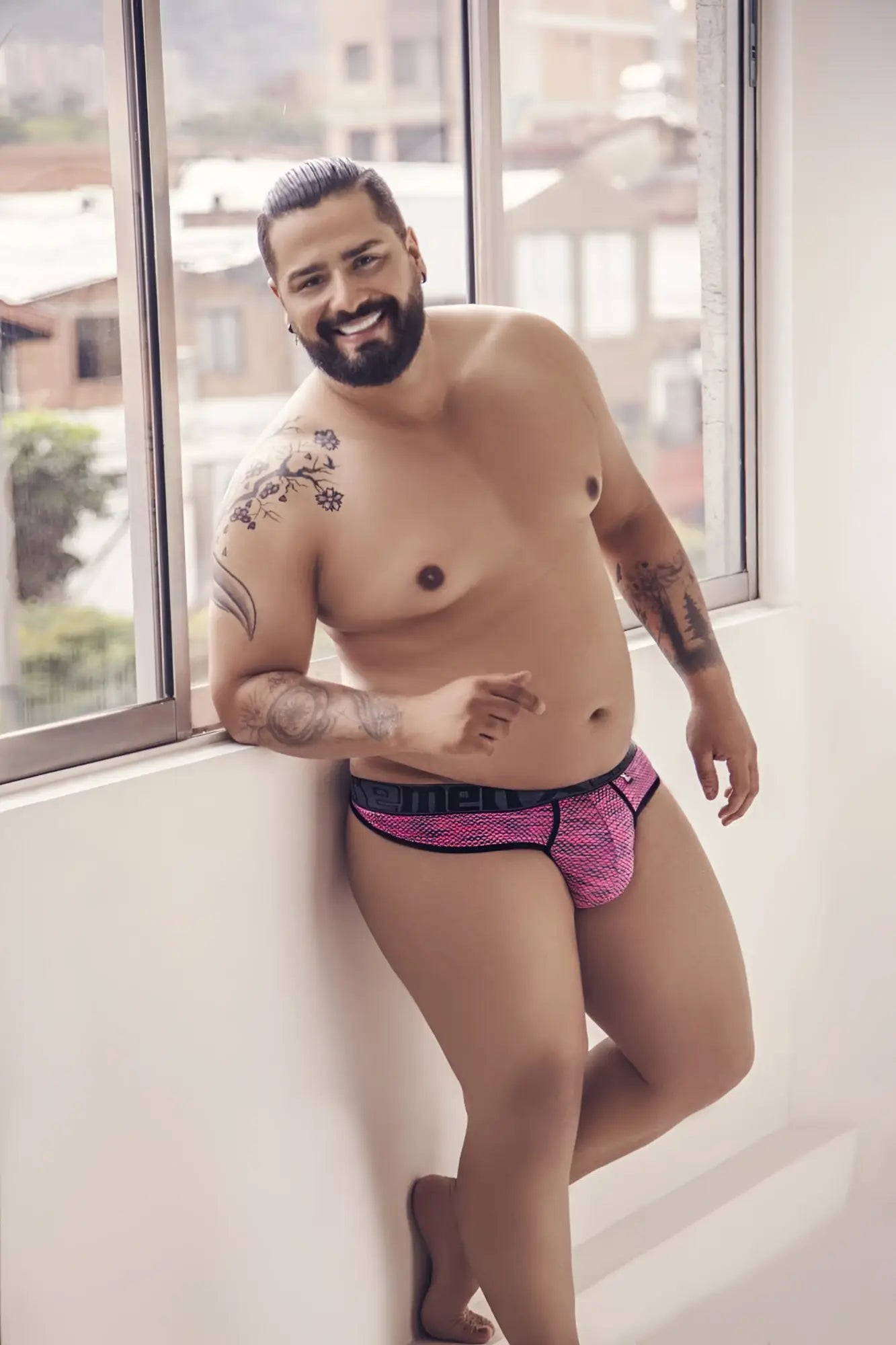 Pink patterned microfiber mesh briefs with black trim xtremen 91100x micro thong for comfortable wear