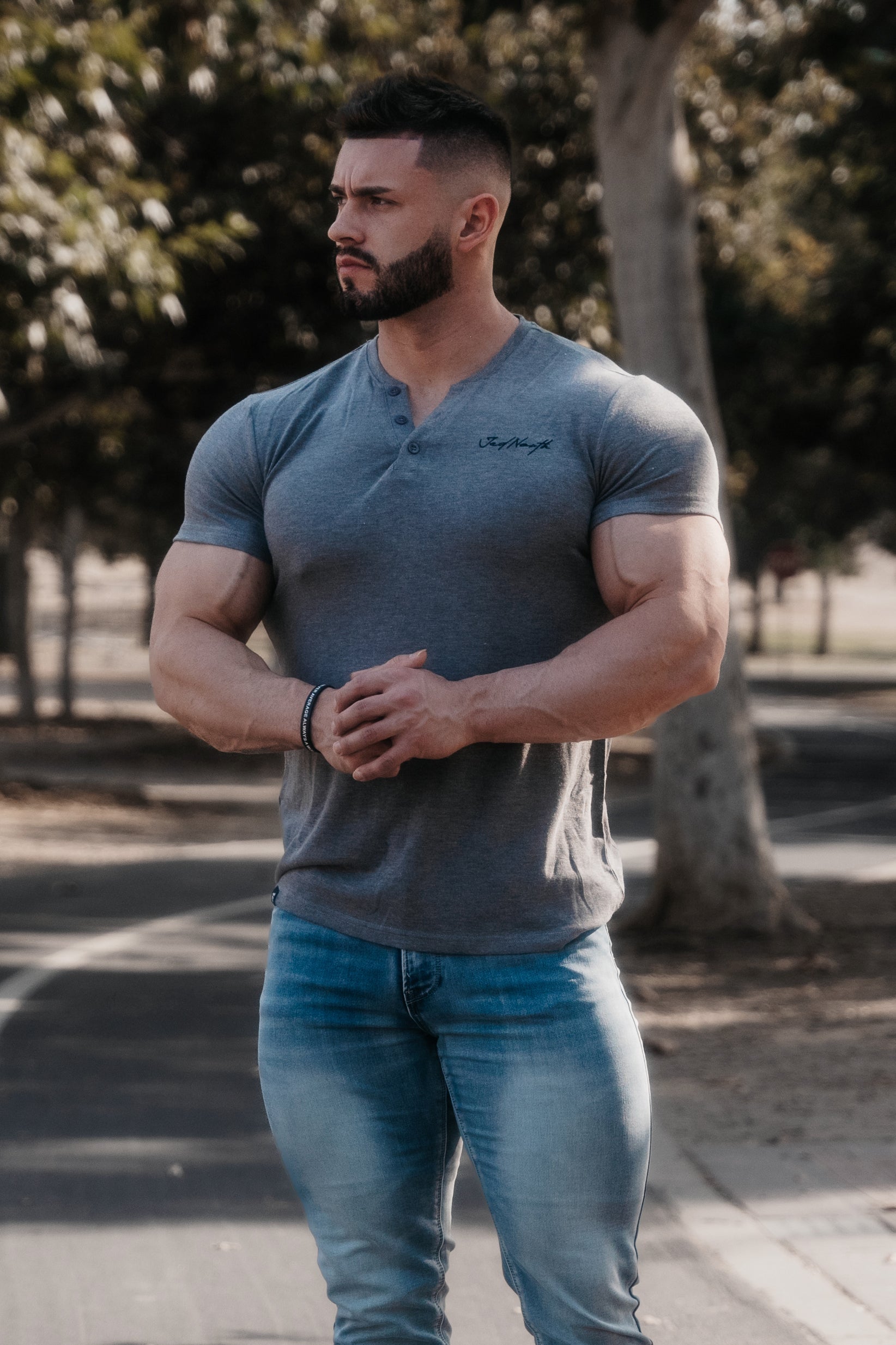 Camiseta Henley Muscle Fit - Gris